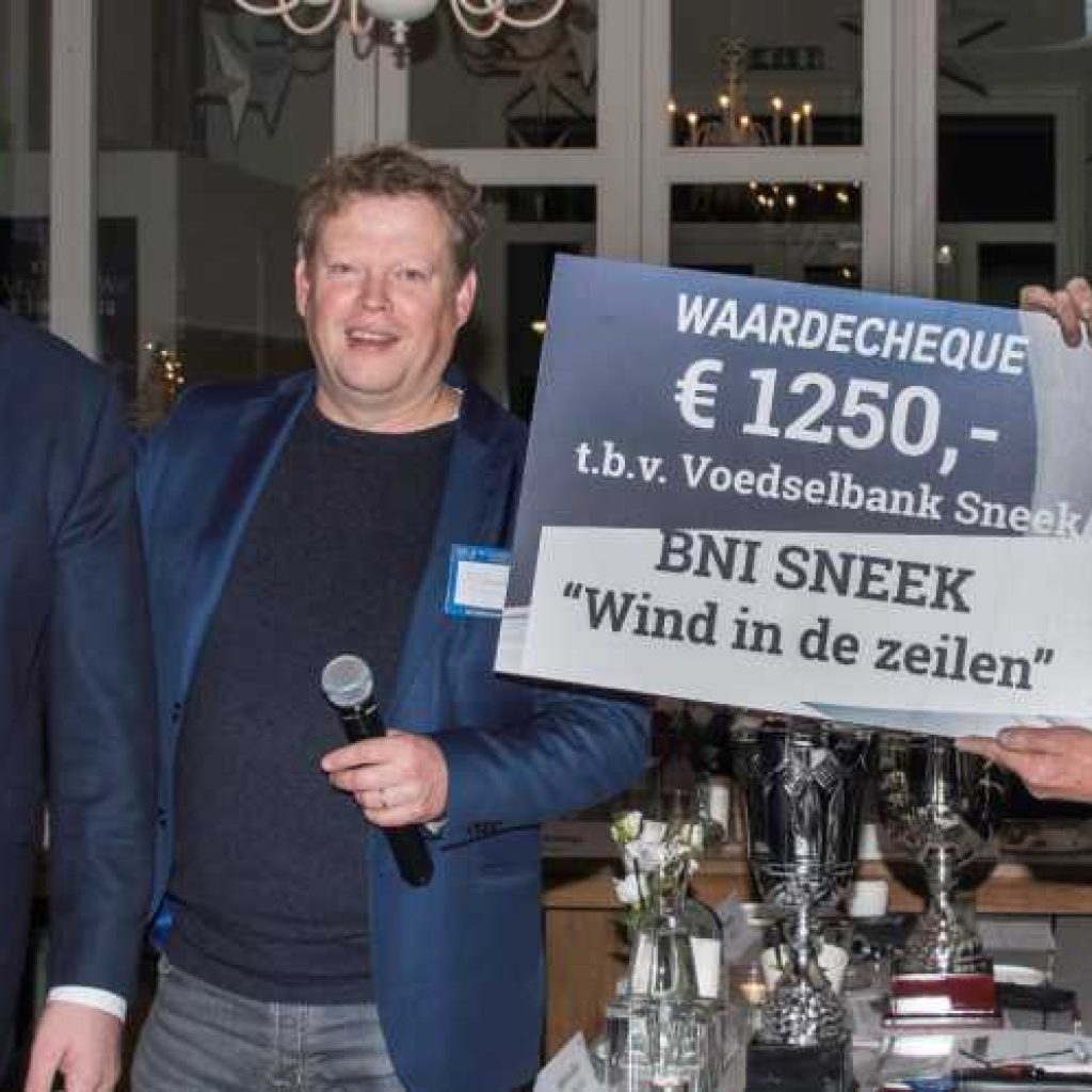 BNI Wind in de Zeilen schenkt € 1250 aan Voedselbank Sneek