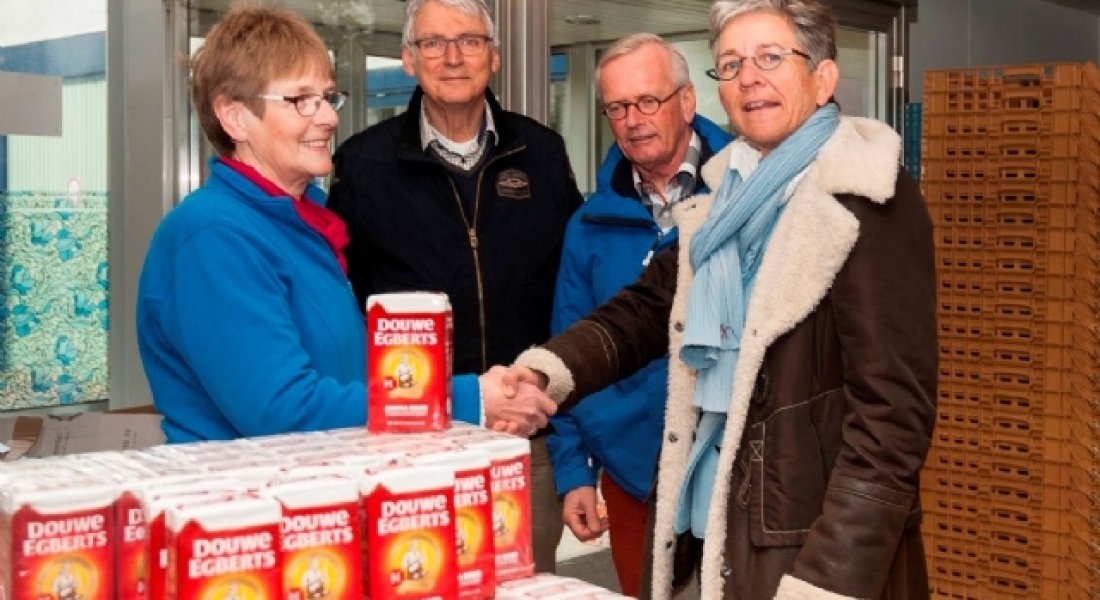 Lionsclub doneert 225 pakken koffie